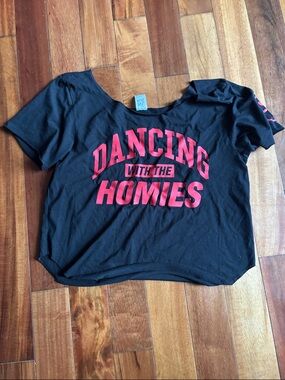 Zumba Black Crop Tee 'DANCING WITH THE HOMIES' - Red Lettering